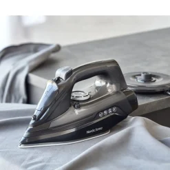 Ledningsfrit dampstrygejern 2200 watt